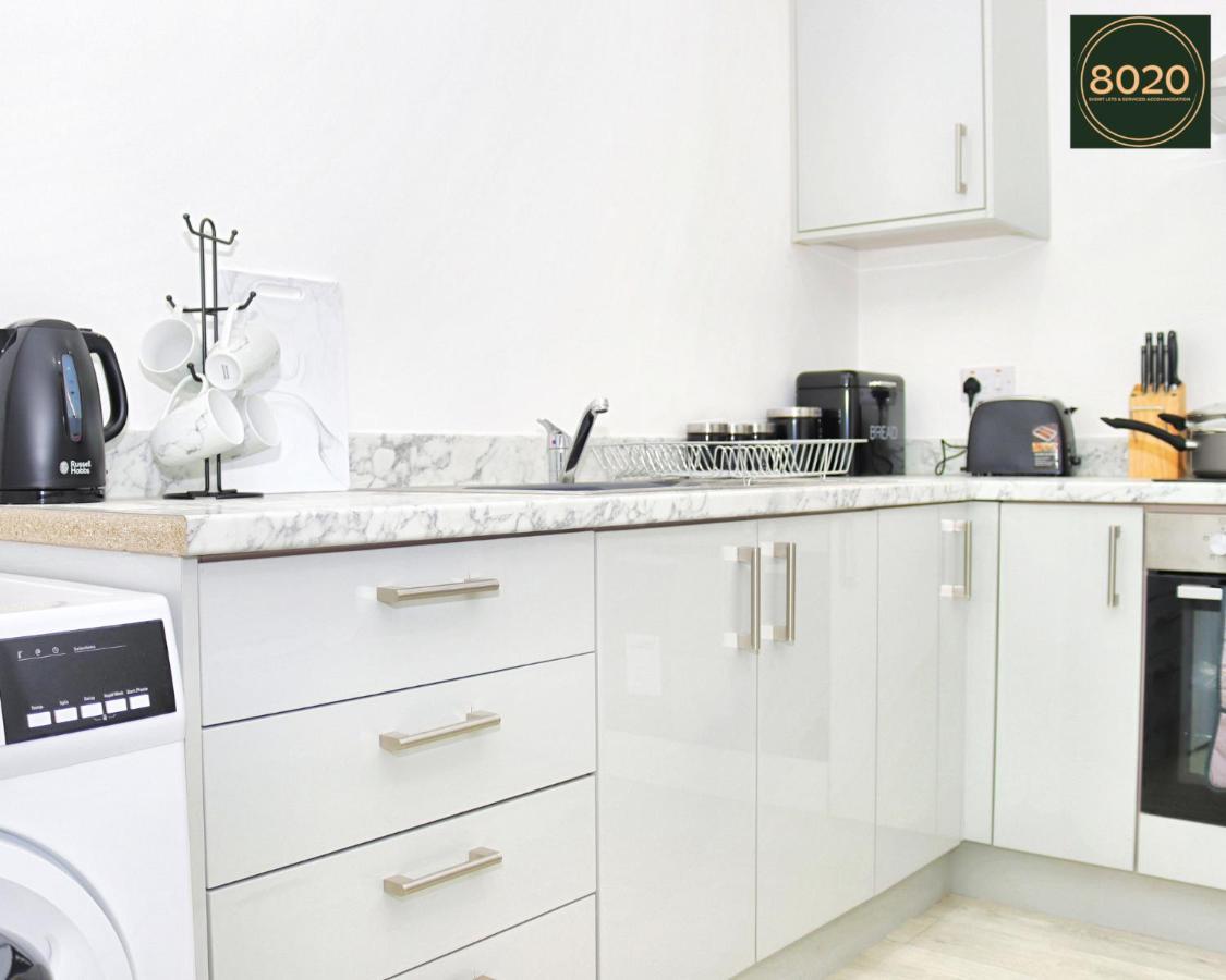 Lancing Apartments - Spacious 2 Bed - Sleeps 6 - Burnham Village Слау Екстер'єр фото
