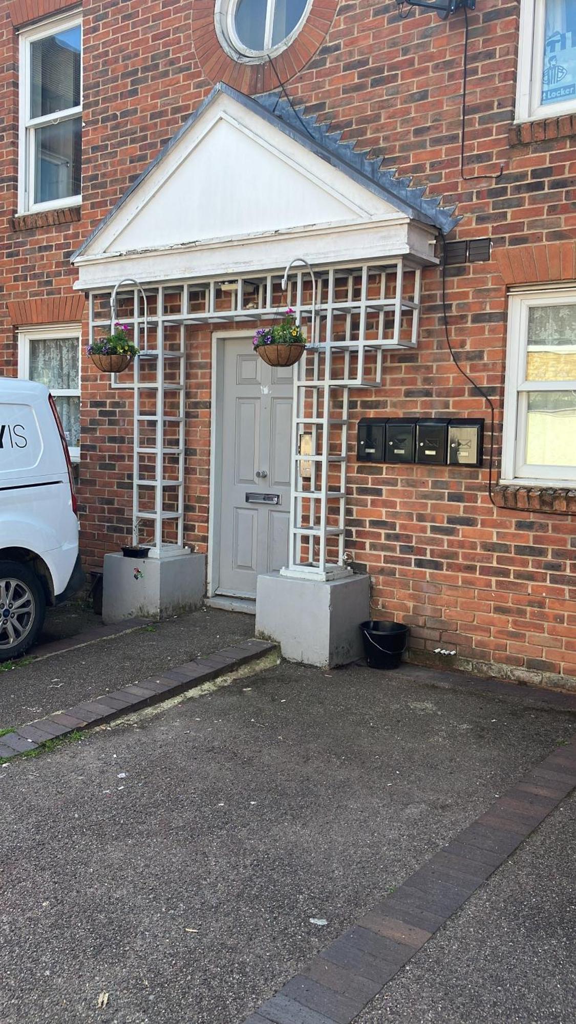 Lancing Apartments - Spacious 2 Bed - Sleeps 6 - Burnham Village Слау Екстер'єр фото